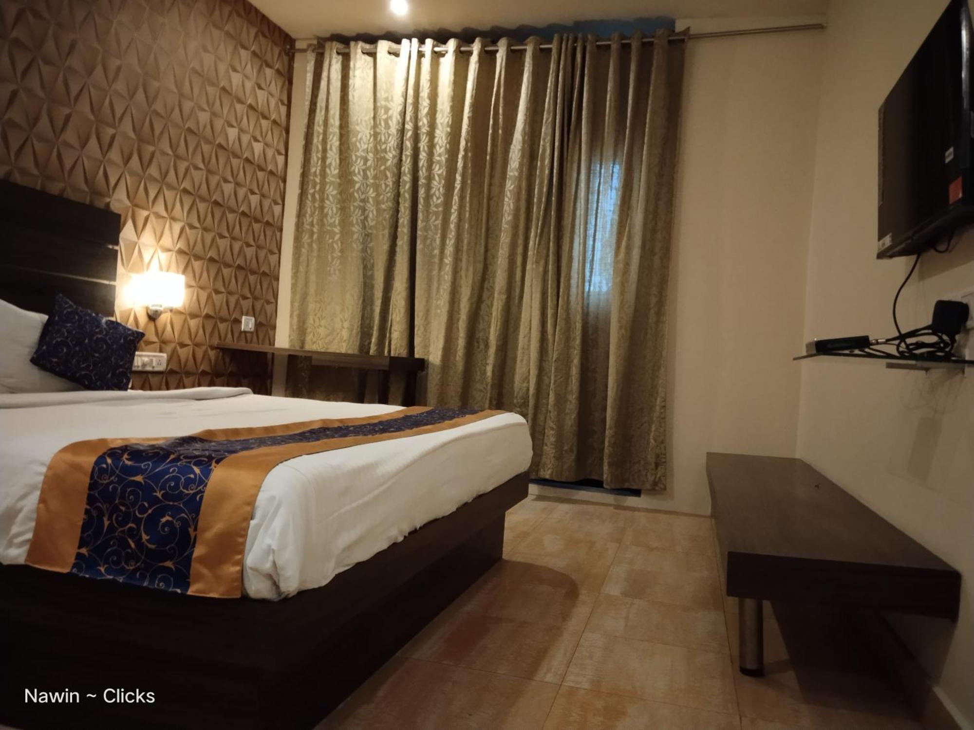 Redfox Hotel- Aminjikarai Chennai Ngoại thất bức ảnh
